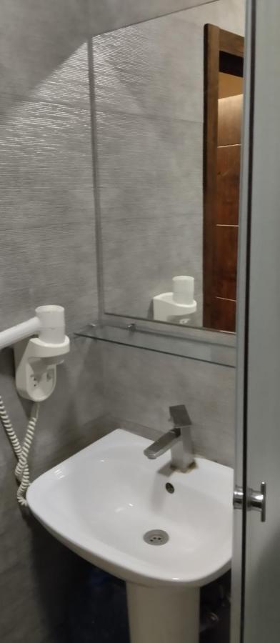 Tbilisi Central Hotel Bagian luar foto