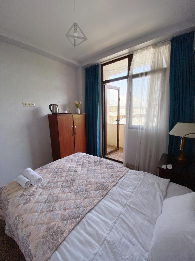 Tbilisi Central Hotel Bagian luar foto