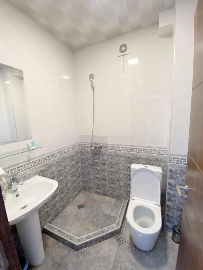 Tbilisi Central Hotel Bagian luar foto