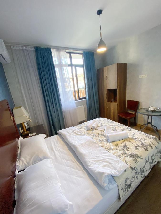 Tbilisi Central Hotel Bagian luar foto
