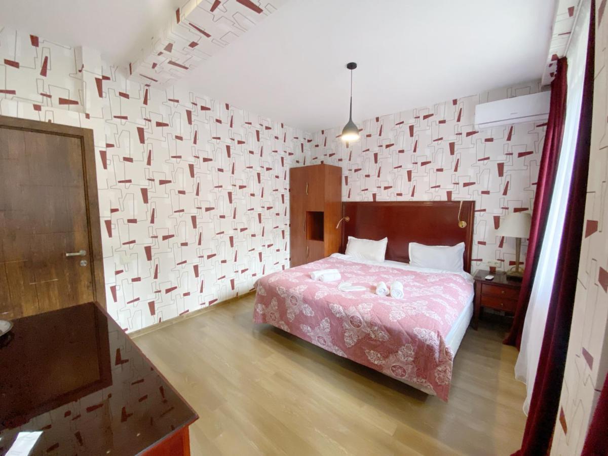 Tbilisi Central Hotel Bagian luar foto