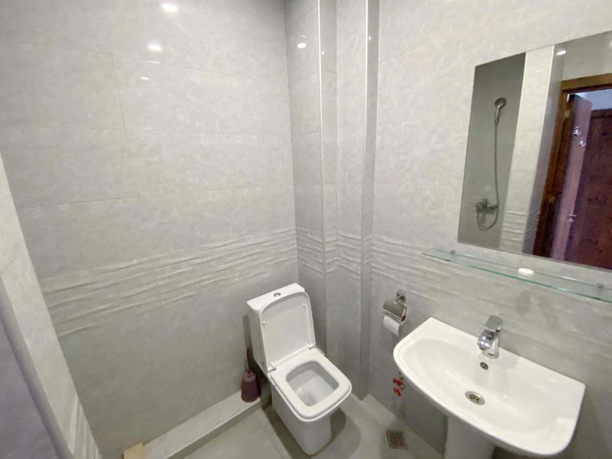 Tbilisi Central Hotel Bagian luar foto