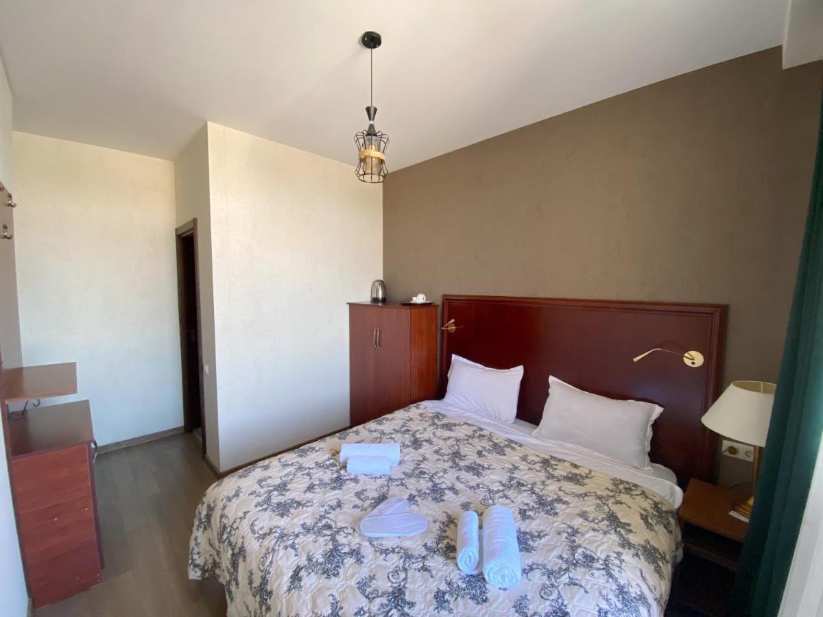 Tbilisi Central Hotel Bagian luar foto
