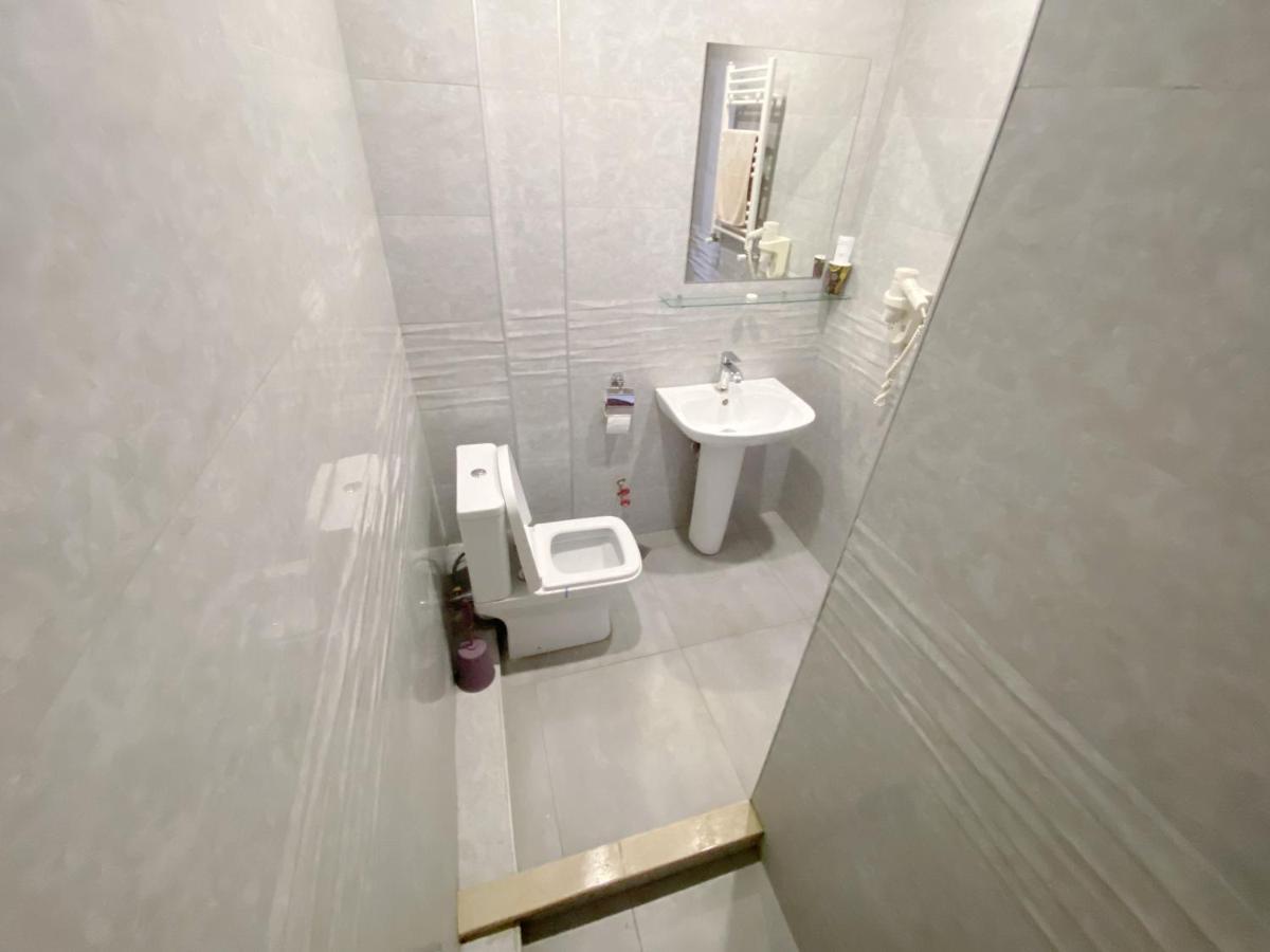 Tbilisi Central Hotel Bagian luar foto