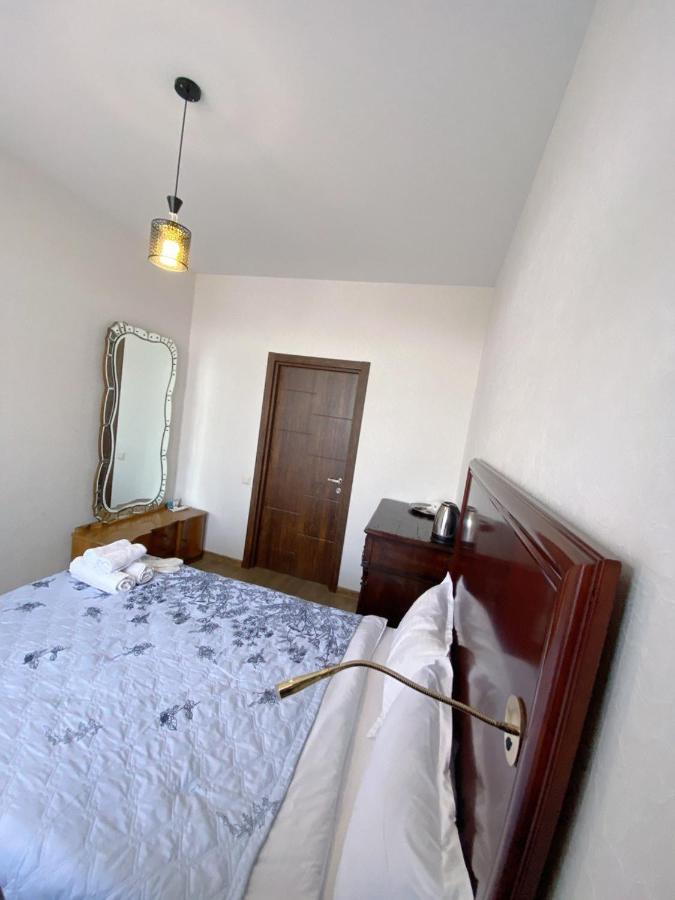 Tbilisi Central Hotel Bagian luar foto